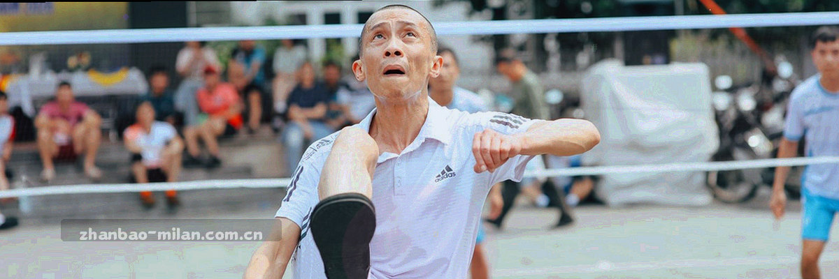 红黑网格与球队剪影的抽象合成